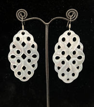 Load image into Gallery viewer, Australian Handmade White Necklace with Mother of Pearl Pearls and Sterling Silver
