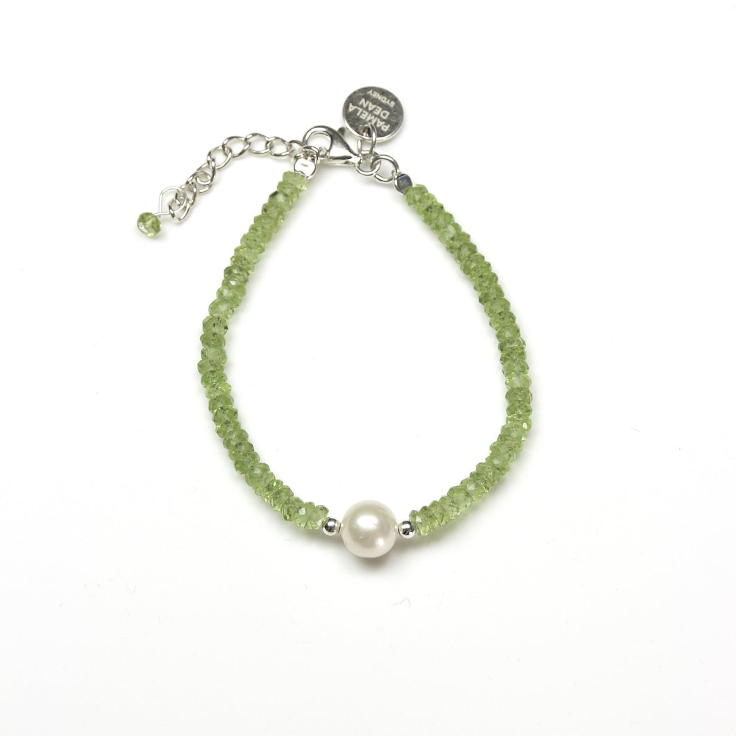 Green Bracelet with Facetted Peridot Freshwater Pearl and Sterling Silver